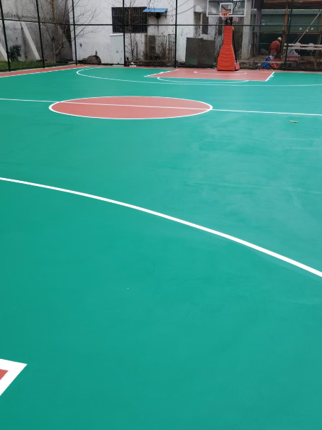 嘉峪关 球场长期使用易出现地面开裂